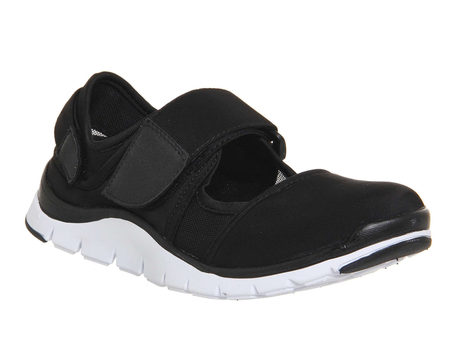 nike trainers with velcro straps