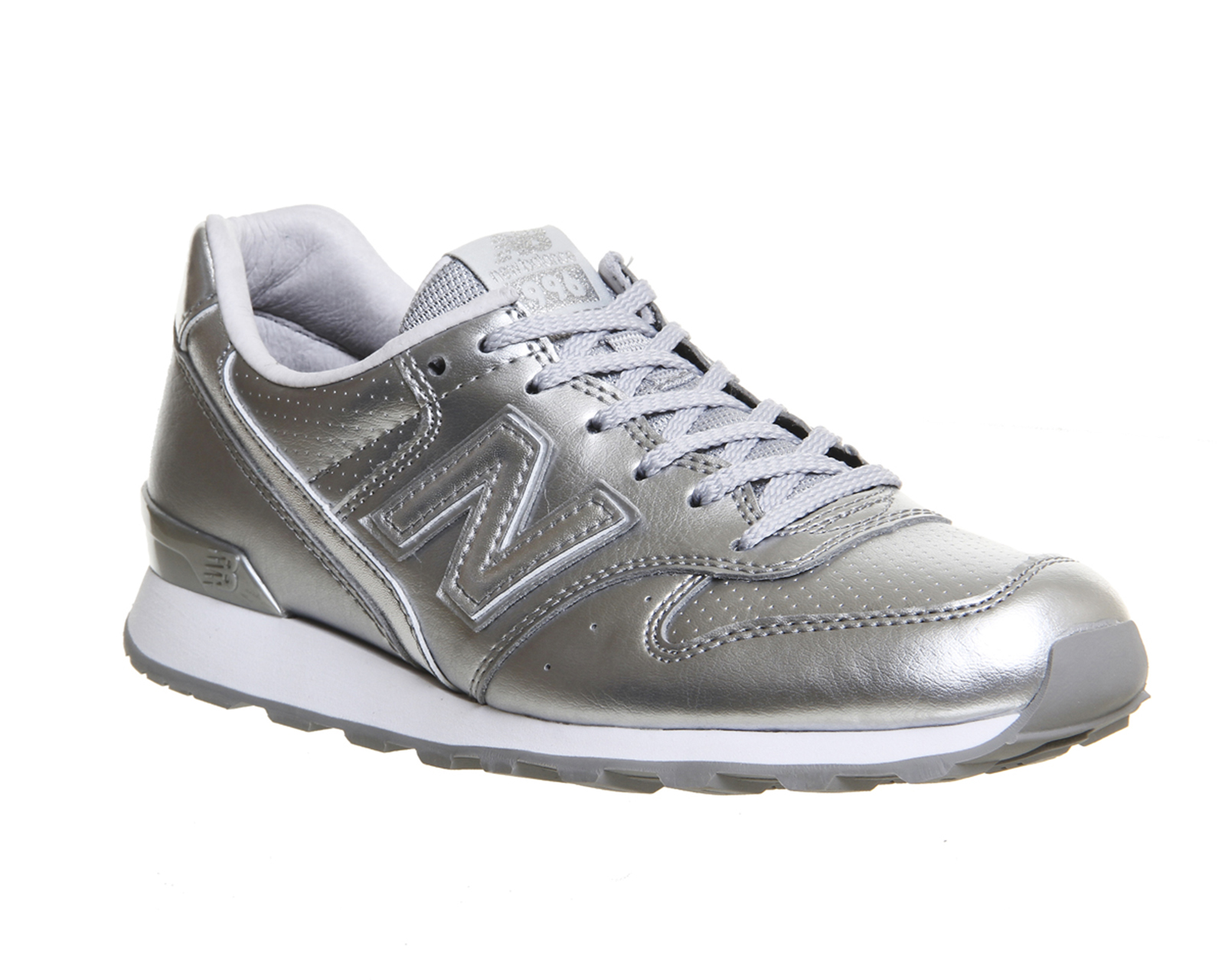 new balance silver trainers